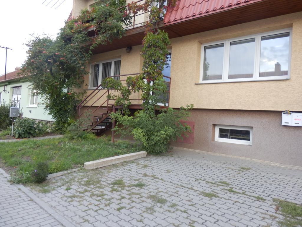 Frgo Ubytovani Vracov Exterior foto
